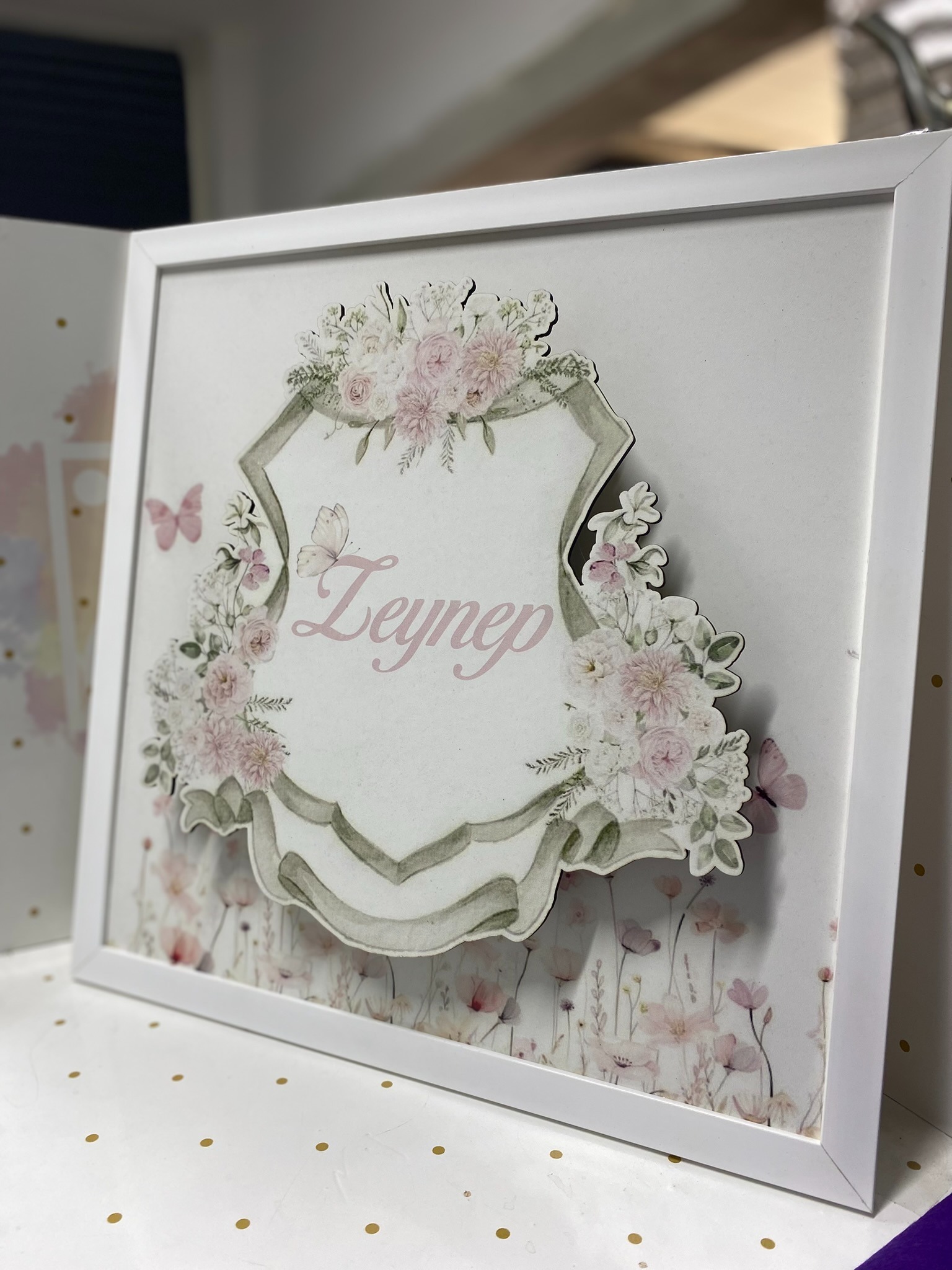 Çiçekli Işıklı Kapı Süsü