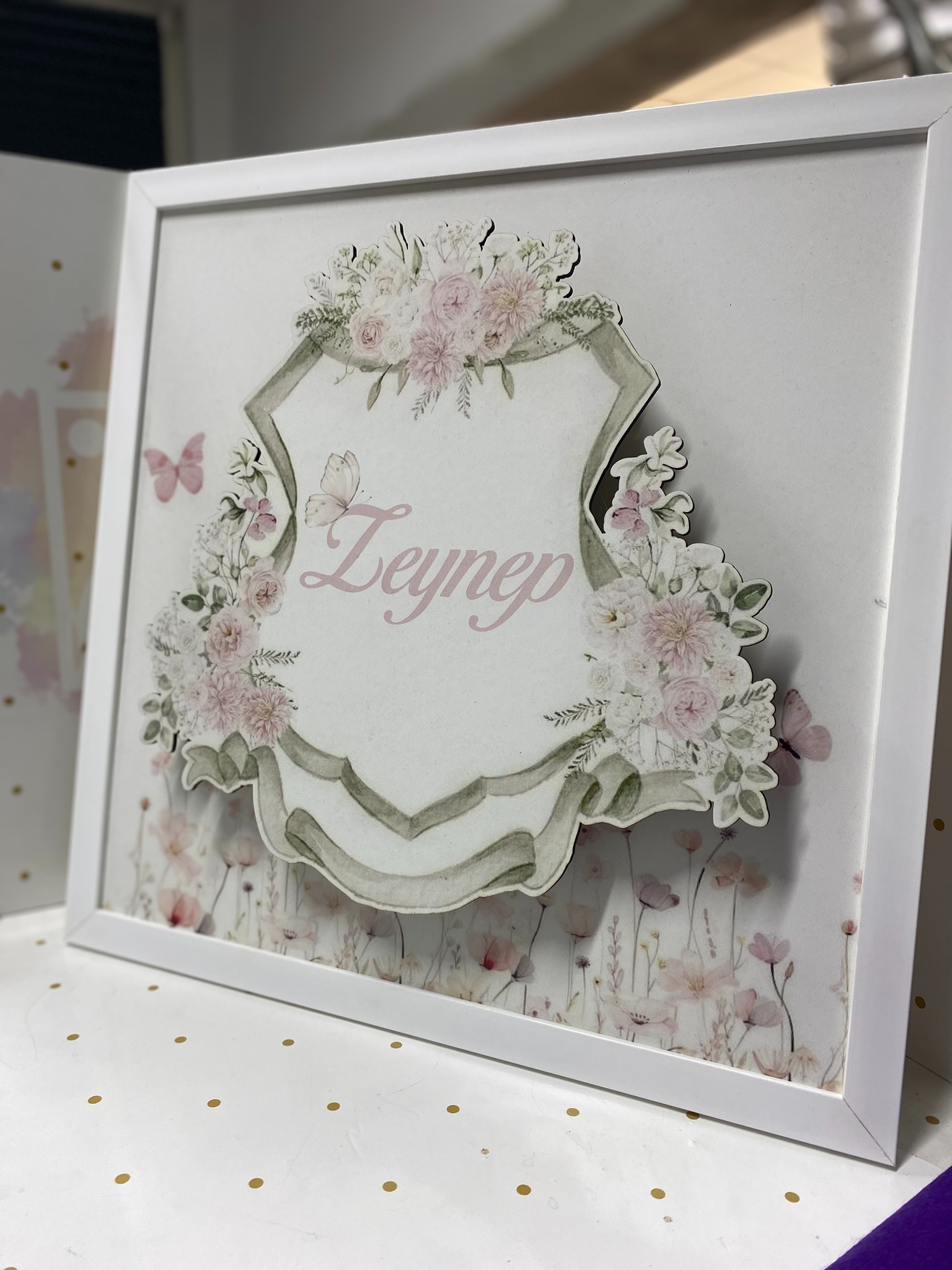 Çiçekli Işıklı Kapı Süsü