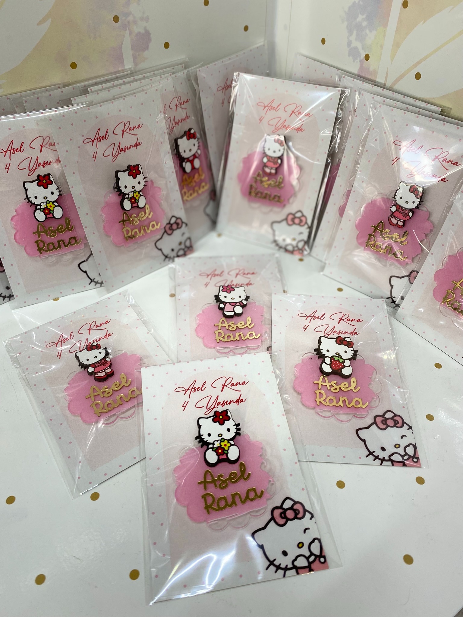 Hello Kitty Tasarım Pleksi Magnet 25 Adet
