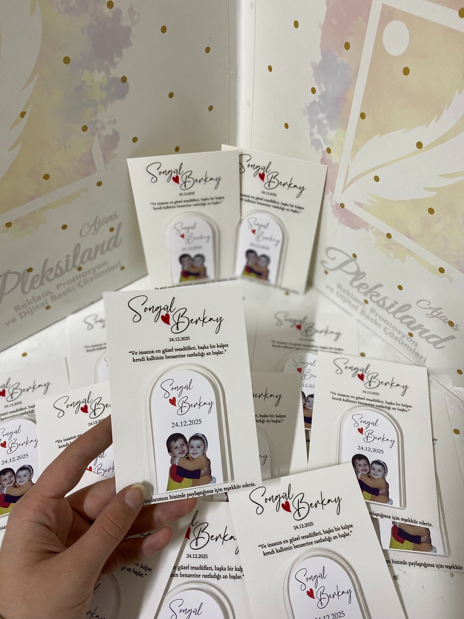 Kartlı Oval Pleksi Üzerine UV Baskı 25 Adet