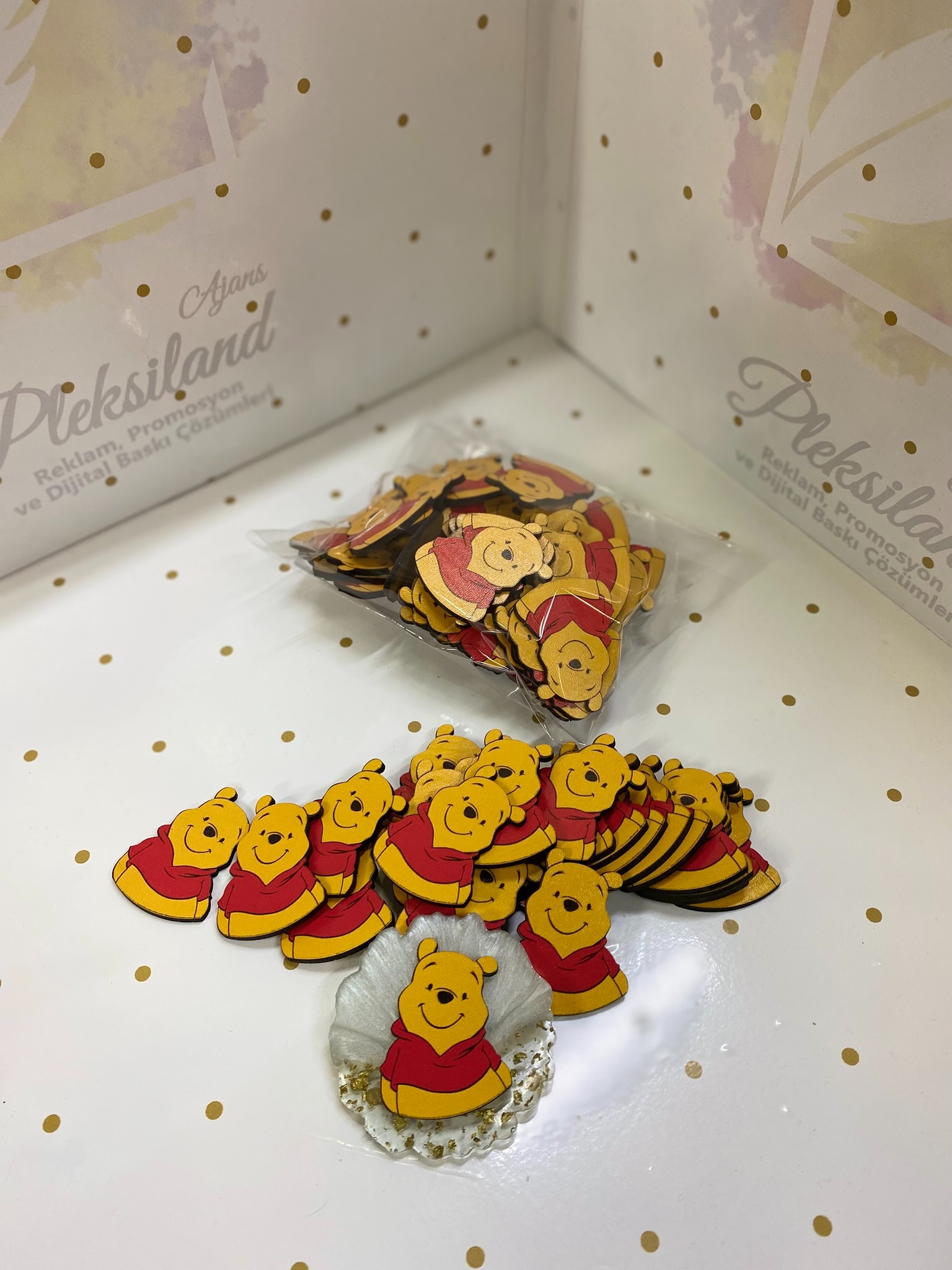 Winnie Figürlü Epoksi Magnet - 25 Adet