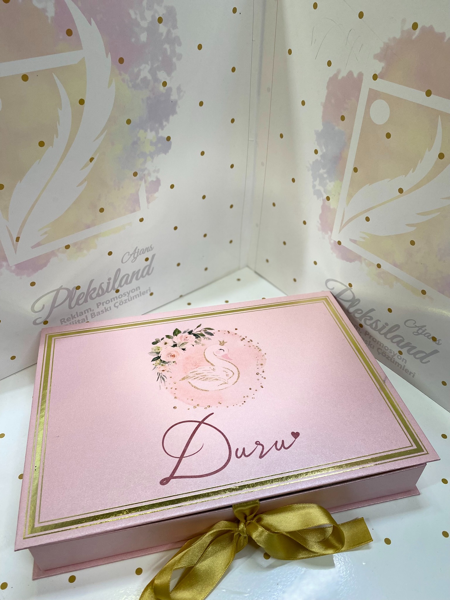 Baskılı Karton Kitap Kutu Pembe