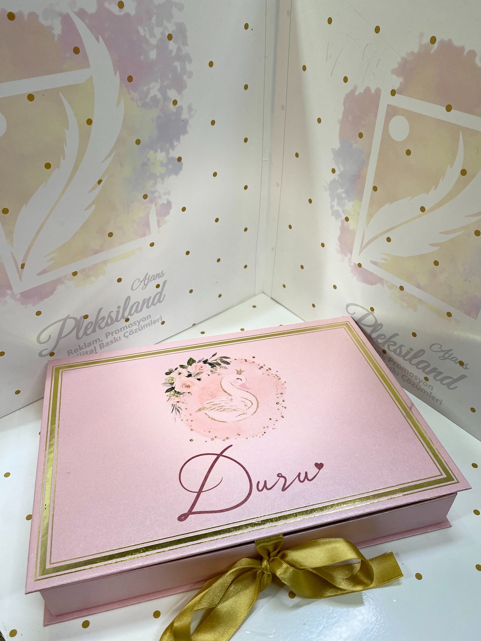 Baskılı Karton Kitap Kutu Pembe