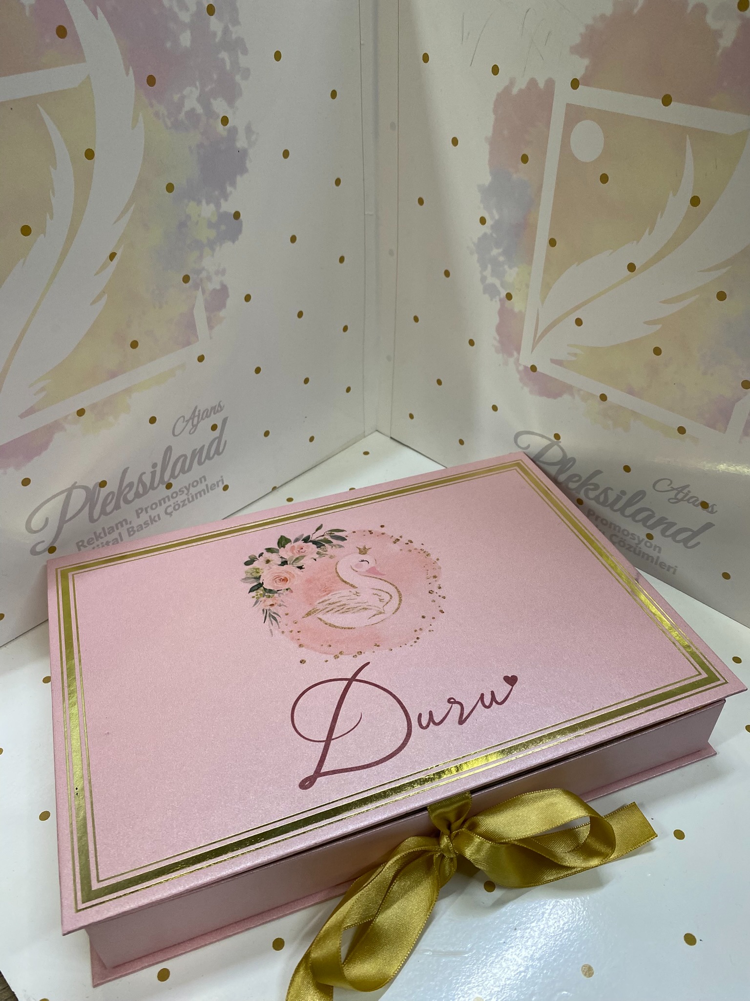 Baskılı Karton Kitap Kutu Pembe