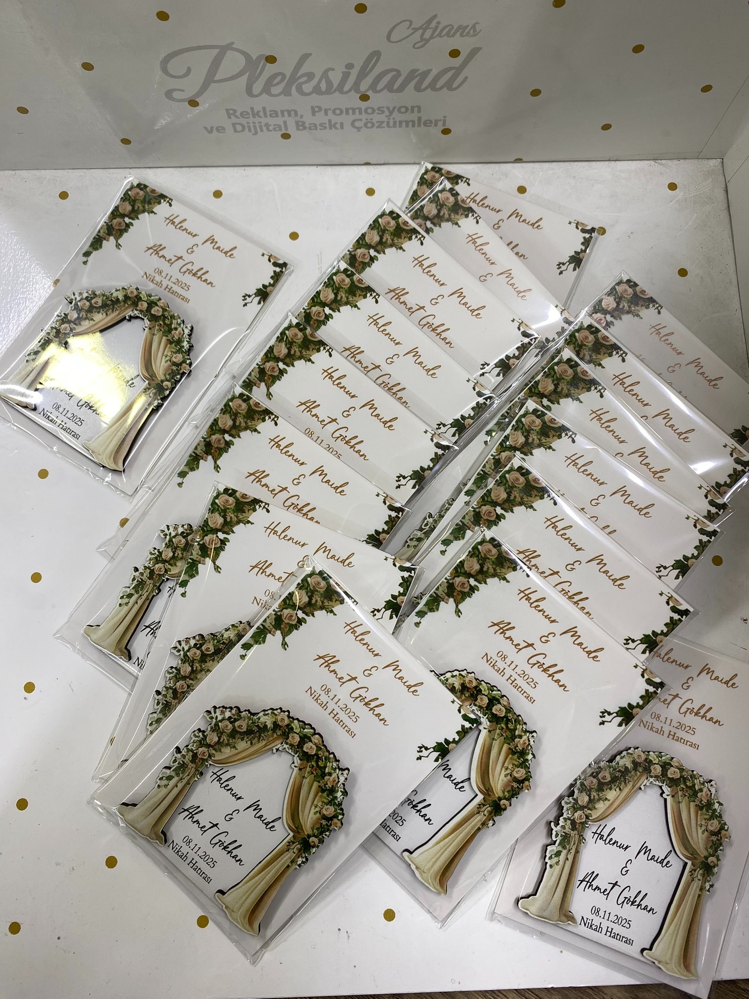 Çiçekli Ahşap Magnet Kartlı - 25 Adet 