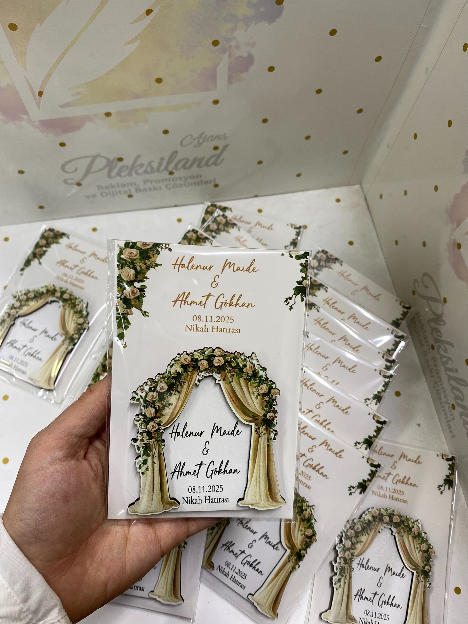 Çiçekli Ahşap Magnet Kartlı - 25 Adet 