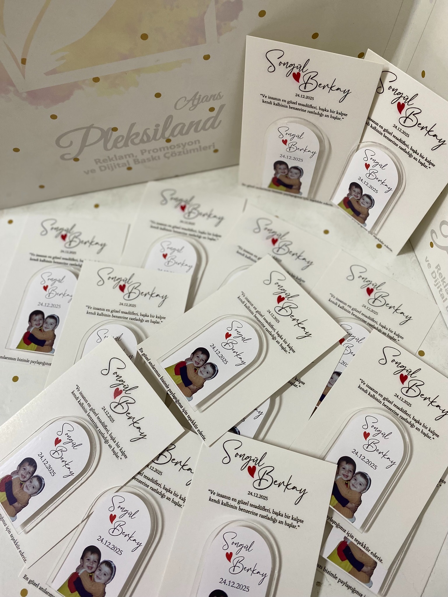 Çocukluk Resimli Pleksi Magnet Kartlı - 25 Adet 